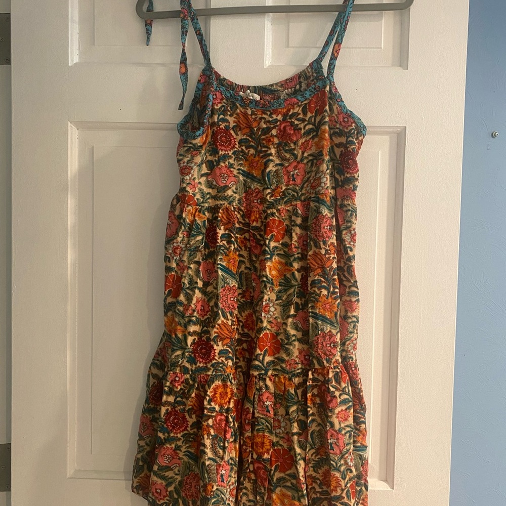 NATURAL LIFE Floral Tiered Mini Dress in Green and Red - Picture 4 of 4